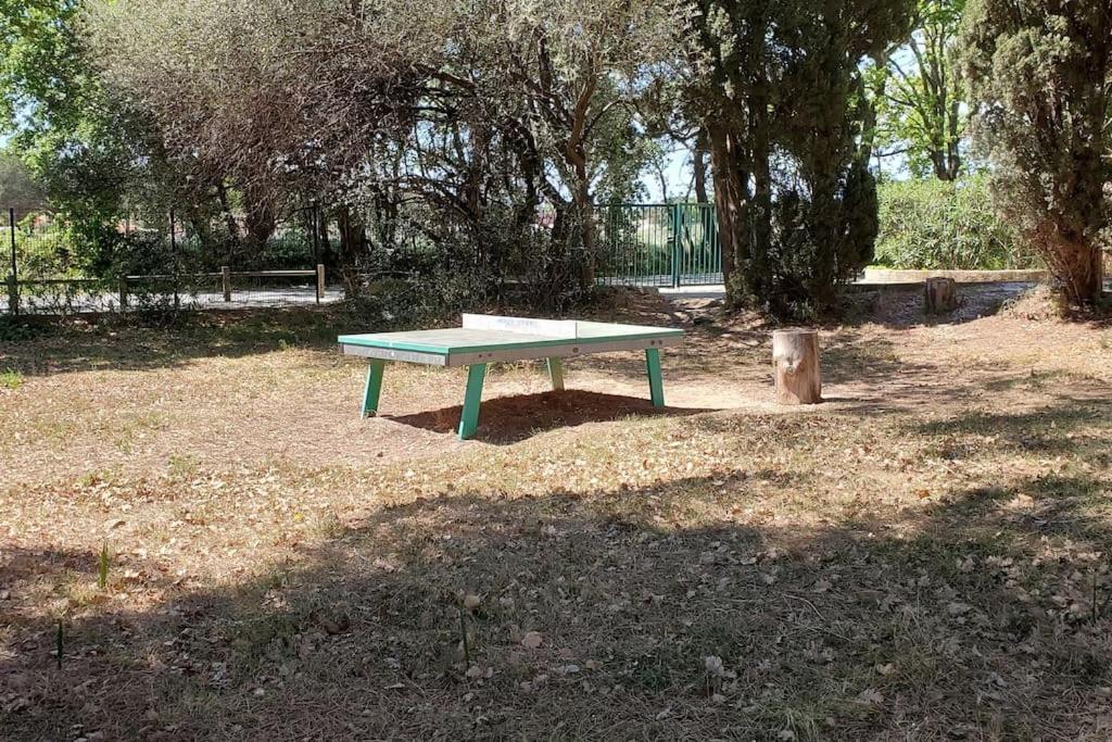 Appartement Dans Residence Avec Piscine La Londe-les-Maures Eksteriør bilde